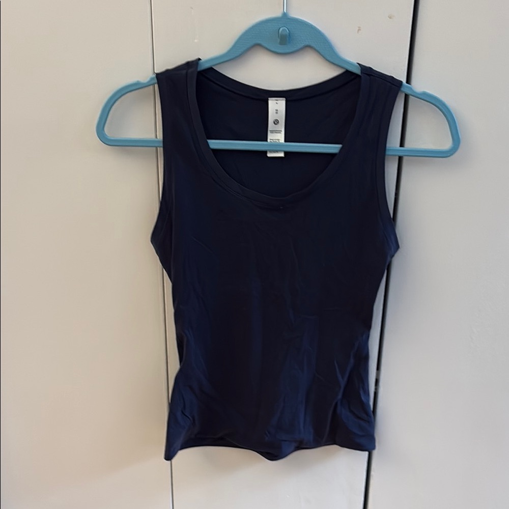 Lululemon women’s tank top never worn XS